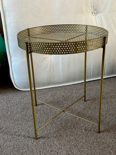 Trendy side coffee table - trendy, side/coffee